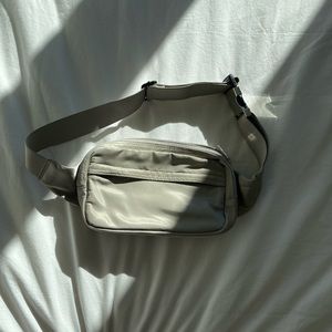 NA-KD belt bag